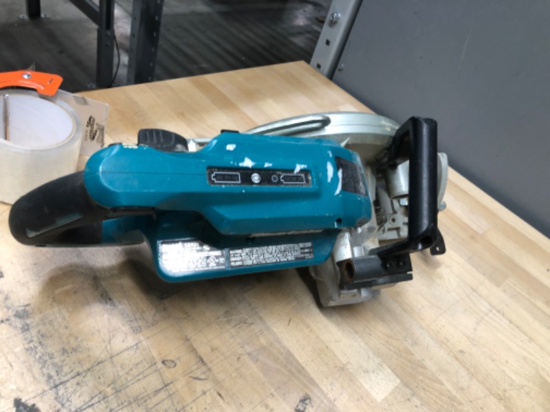 Photo 4 of Makita XSR01Z 36V (18V X2) LXT® Brushless Rear Handle 7-1/4" Circular Saw, Tool Only
