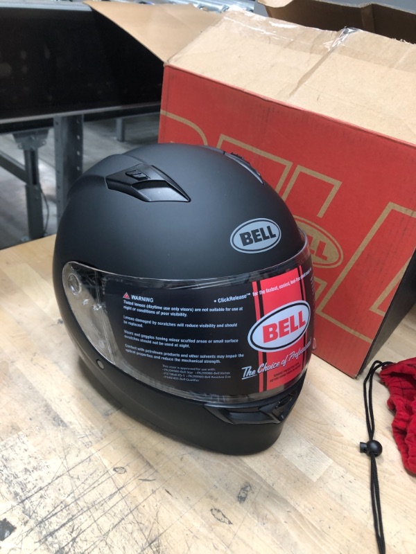 Photo 2 of Bell Qualifier Full-Face CLEAR SHIELD Helmet (Matte Black - Small)
