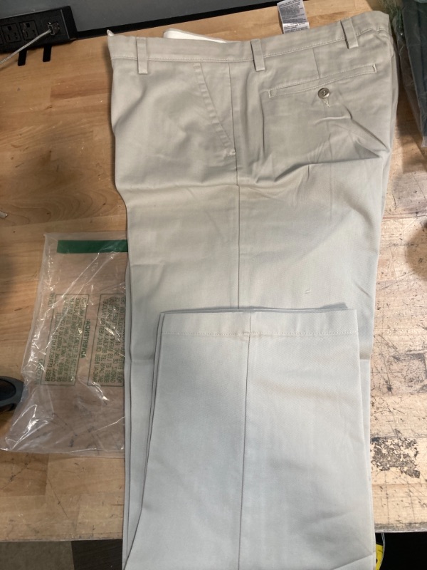 Photo 2 of Dockers Men's Classic Fit Smart 360 flex Workday Chino Pants 36X32 

