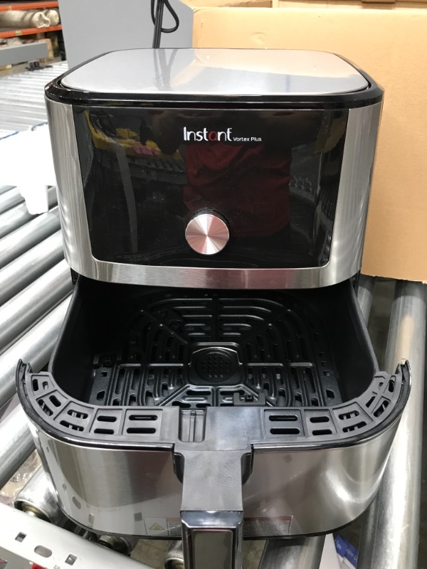 Photo 2 of Instant Pot Vortex Plus Air Fryer - 5.7L
