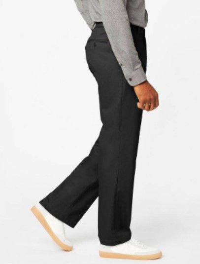 Photo 1 of Dockers Men's Signature Stretch Creaseless Flat Front Classic Fit Chino Pants (34W X 32L)

