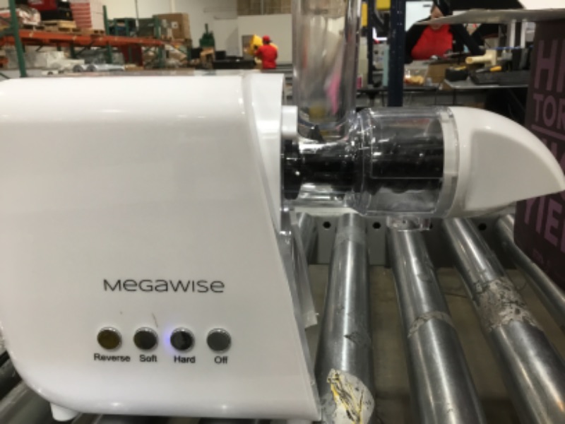 Photo 4 of MegaWise Pro Slow Masticating Juicer 95% Juice Yield 2 Speed Modes 9 Segment Spiral Cold Press Extractor Machine for Vegetables, Fruits, and nuts | Better Nutrition & Tastes Better
