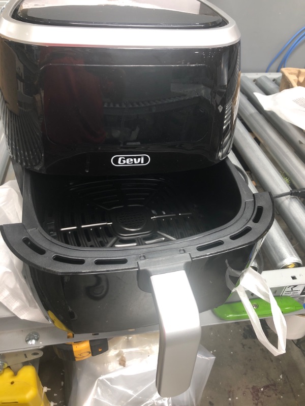 Photo 2 of ***SEE COMMENTS*** Gevi Black 6.3 Quart Capacity Air Fryer with 8 Presets, 60 Minute Timer