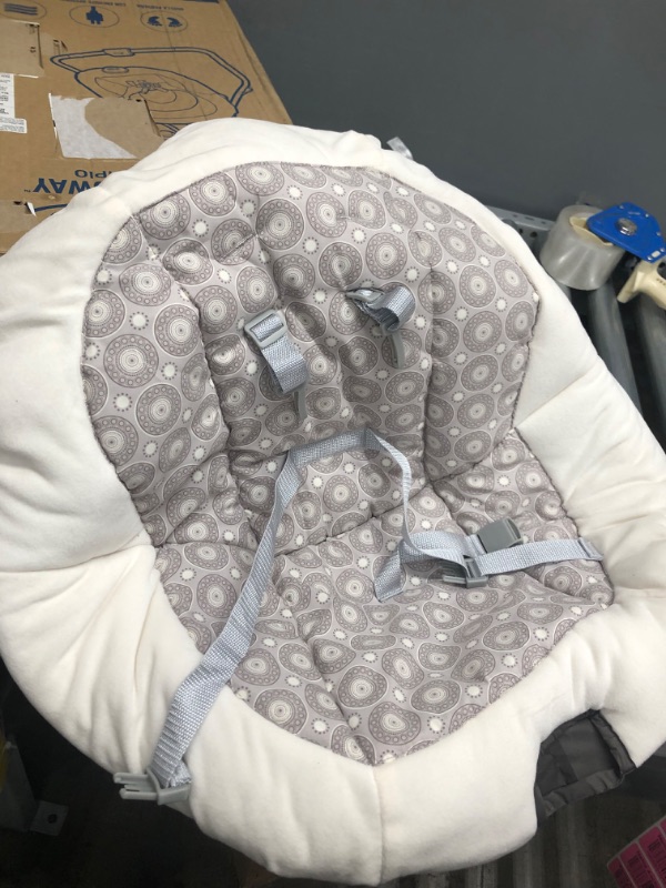 Photo 6 of Graco Simple Sway Swing
