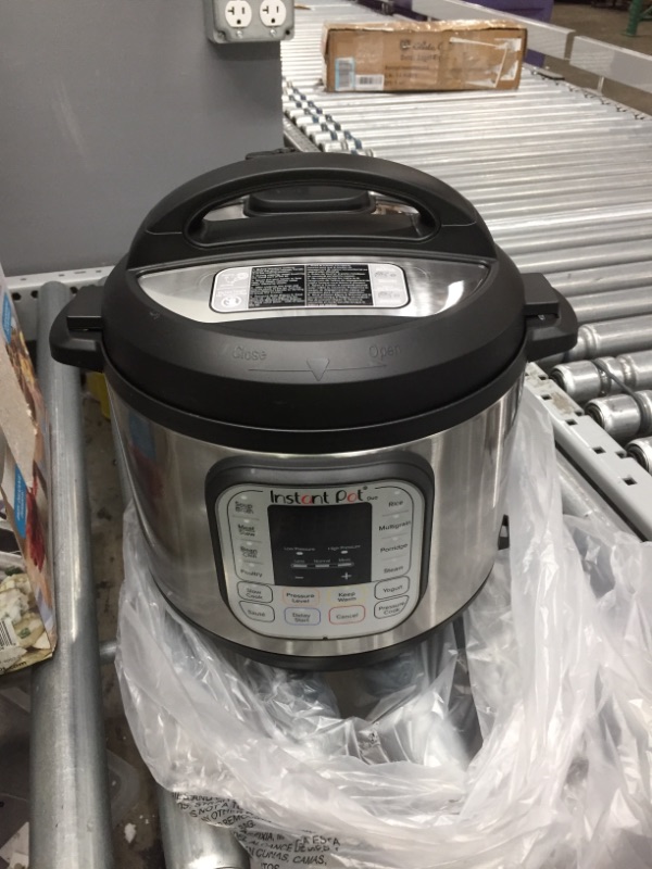 Photo 2 of *READ BELOW** Instant Pot 7-in-1 Duo Electric Pressure Cooker - 6 Qt
