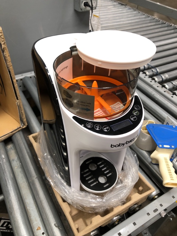 Photo 1 of New and Improved Baby Brezza Formula Pro Advanced Formula Dispenser Machine - Automatically Mix a Warm Formula Bottle Instantly - Easily Make Bottle with Automatic Powder Blending ?11 x 7 x 14 inches

