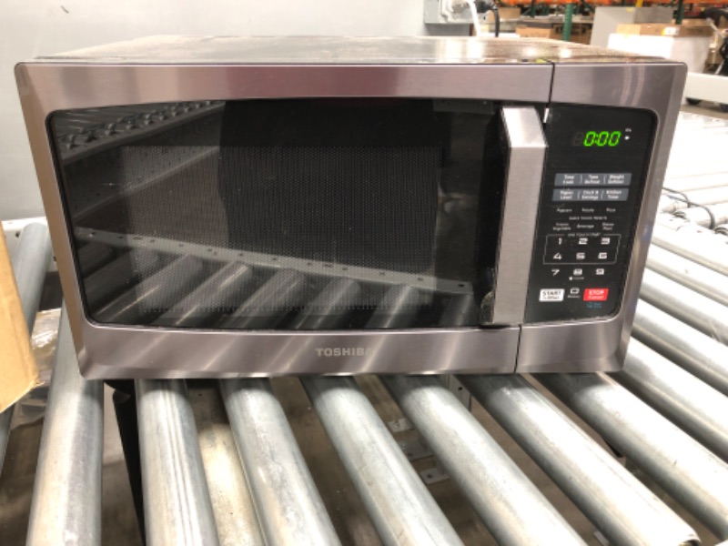 Photo 1 of ***PARTS ONLY*** toshiba em925a5a-bs microwave oven with sound on/off eco mode and led lighting, 0.9 cu.ft, black stainless
