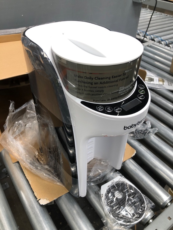 Photo 1 of Baby Brezza New and Improved Formula Pro Advanced Dispenser Machine