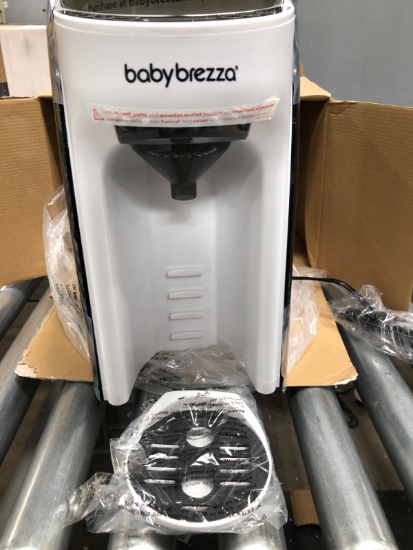 Photo 3 of Baby Brezza New and Improved Formula Pro Advanced Dispenser Machine