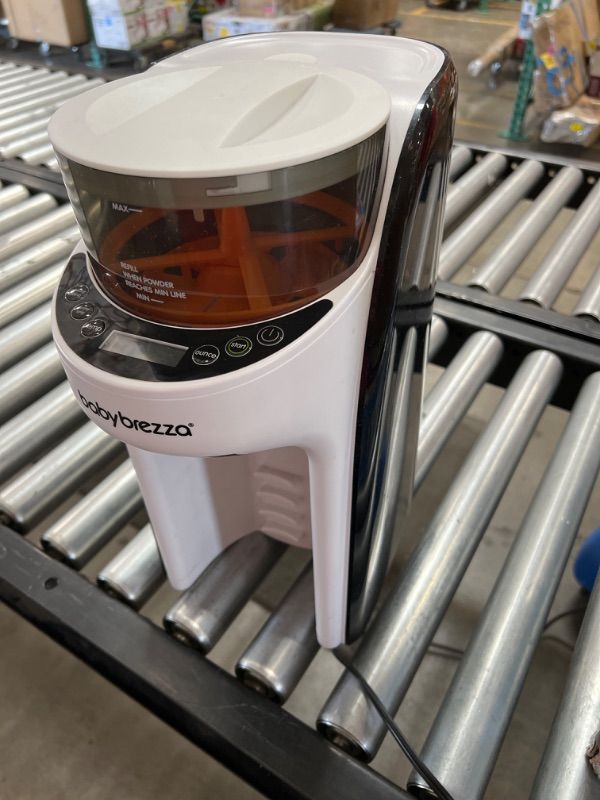 Photo 4 of  Baby Brezza Formula Pro Advance Dispenser, Size 37.5x26x45.7 cm