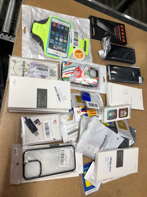 Photo 1 of BAG OF ASSORTED ELECTRONIC ACCESSORIES
**NOT REFUNDABLE SOLD AS IS**
