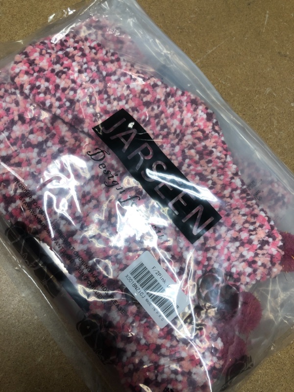 Photo 1 of 2 DIY Gift Boxes Valentine's Day Christmas Socks Cozy Super Soft Warm Fuzzy Plush Crew Socks Women's (2EA) **NOT REFUNDABLE, SOLD AS IS**
