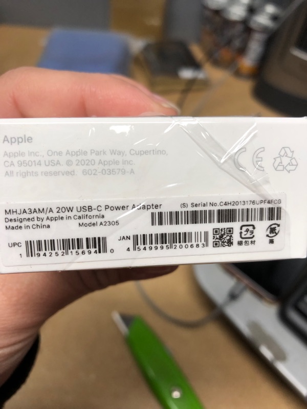 Photo 2 of Apple 20W USB-C Power Adapter
