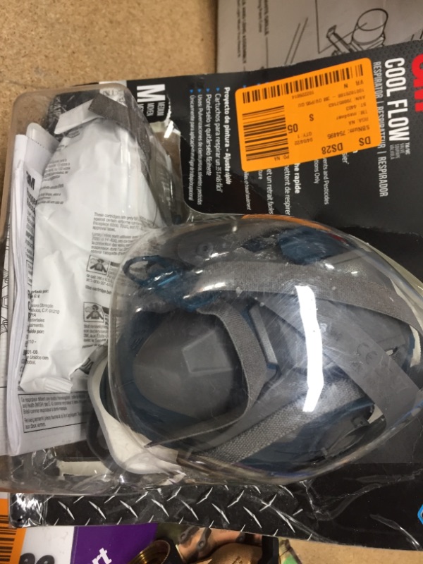 Photo 2 of 3M Paint Project Respirator with Quick Latch (1 Pack), Medium