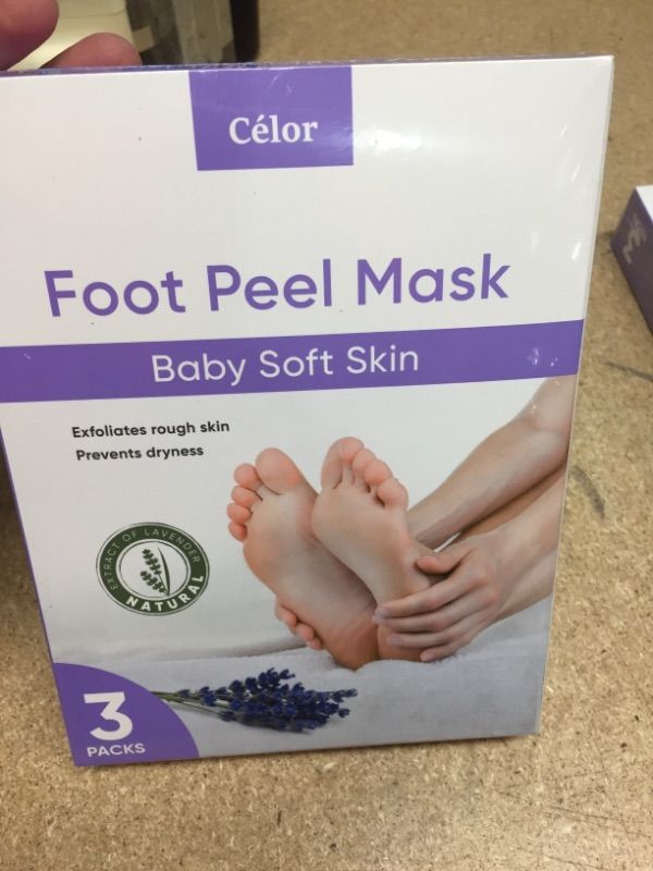 Photo 1 of ??Foot Peel Mask (3 Pairs) - Foot Mask for Baby soft skin - Remove Dead Skin | Foot Spa Foot Care for women Peel Mask with Lavender and Aloe Vera Gel for Men and Women Feet Peeling Mask Exfoliating
