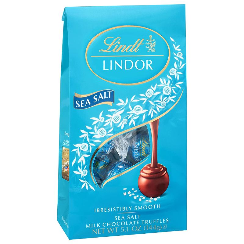 Photo 1 of **BB:05/31/2022* NONREFUNDALBE Lindt LINDOR Sea Salt Milk Chocolate Truffles,5.1 oz. Bag 6 PKS
