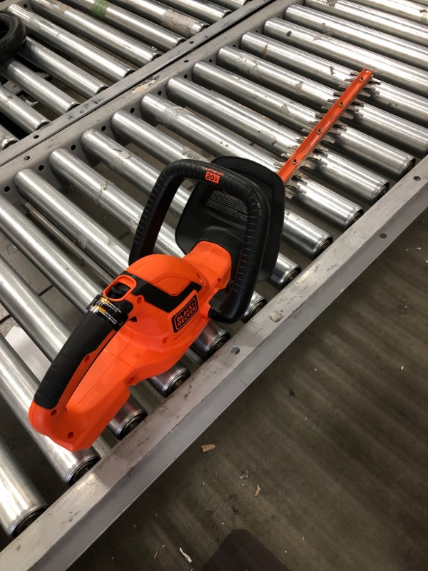 Photo 2 of ***PARTS ONLY*** Black & Decker LHT2220B 20V MAX Lithium-Ion Dual Action 22 in. Cordless Electric Hedge Trimmer (Tool Only)