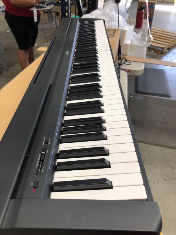 Photo 6 of YAMAHA P71 88-Key Weighted Action Digital Piano with Sustain Pedal and Power Supply (Amazon-Exclusive)
MIDDLE KEYS DO NOT FUNCTION