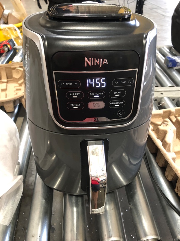 Photo 4 of (LOOSE DOOR LOCK)
Ninja AF150AMZ Air Fryer XL that Air Fry's, Air Roast's , Bakes, Reheats, Dehydrates with 5.5 Quart Capacity, and a high gloss finish, grey