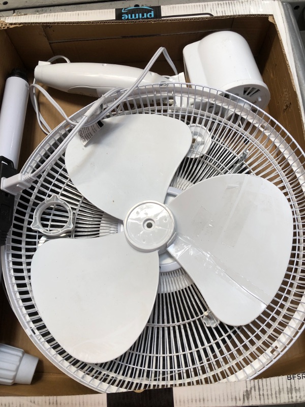 Photo 2 of (MOTOR NOT FUNCTIONAL/CRACKED BLADE)
Black & Decker 16 In. Stand Fan with Remote, White - 16" Diameter - 3 Speed - Durable, Adjustable Height, Tilt Angle, Oscillating, Timer-off Function - 22.8" Height x 17.7" Width x 15.8" Depth - White