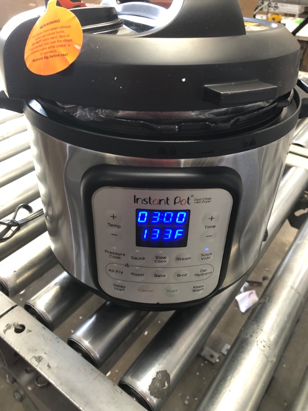 Photo 4 of (DENTED SIDE; CRACKED INNER LINING)
Instant Pot Duo Crisp Large 6Qt 11-in-1 Air Fryer & Electric Pressure Cooker Combo