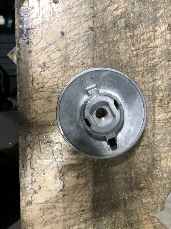 Photo 1 of 3-3/4 in. x 1/2 in. Variable Motor Pulley
**USED**