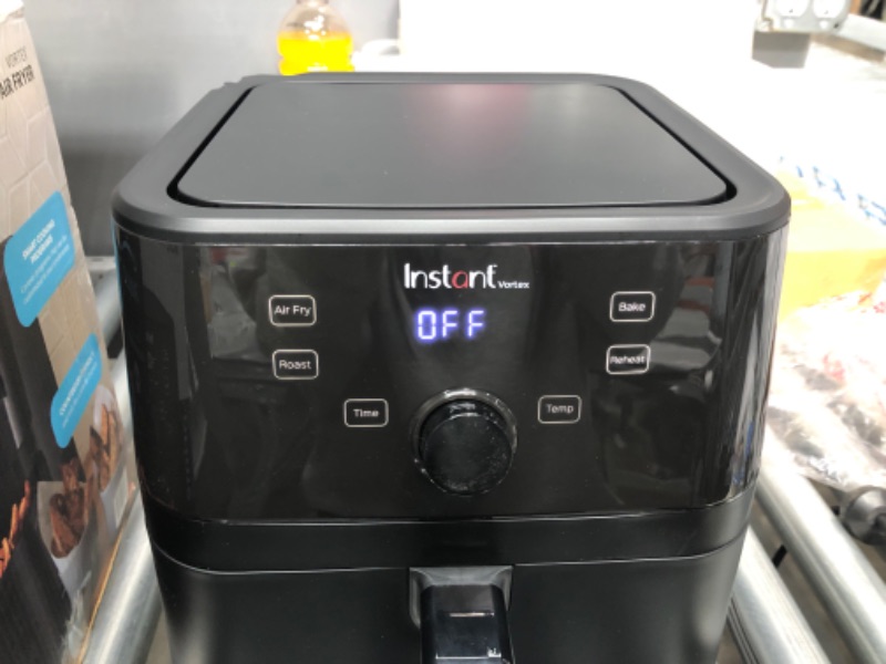 Photo 1 of *READ BELOW** Instant Vortex 5.7 Quart Vortex Air Fryer, One Size , Black
