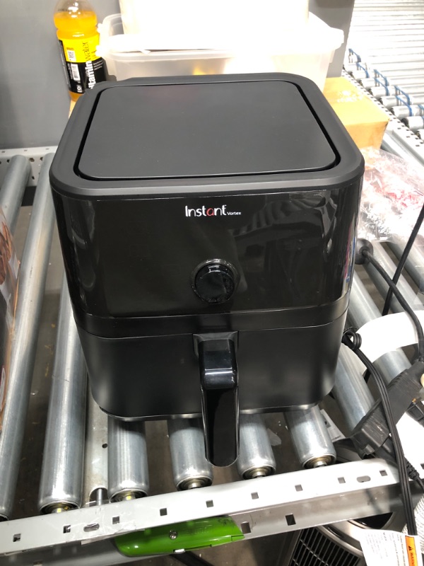 Photo 2 of *READ BELOW** Instant Vortex 5.7 Quart Vortex Air Fryer, One Size , Black
