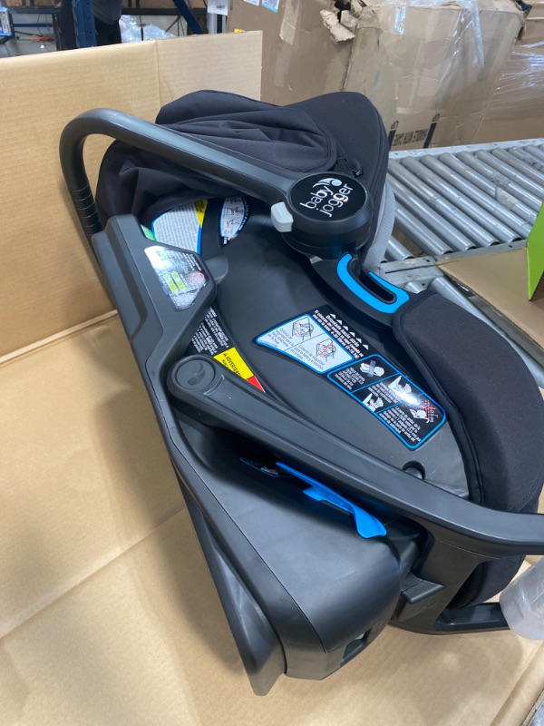 Photo 4 of Baby Jogger City Mini 2 Travel System in Jet
