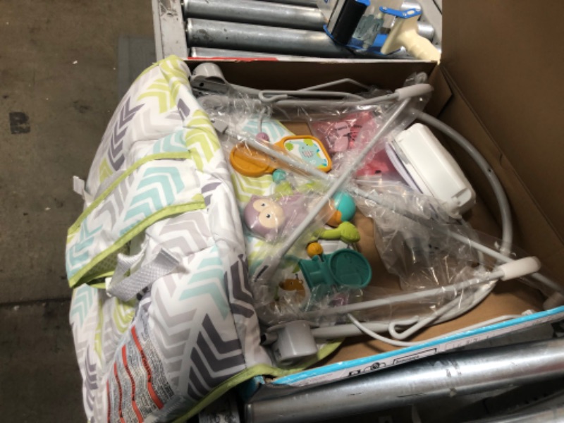 Photo 1 of Fisher-Price Baby's Bouncer - Arrows Away Portable Infant Seat
