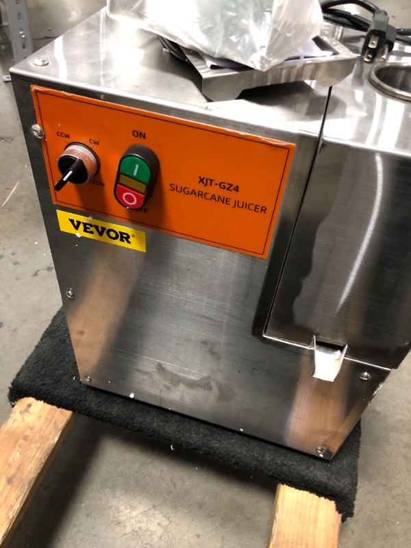 Photo 4 of **PARTS ONLY** VBENLEM Sugarcane Press Electric 4 Rollers 304 Stainless Steel Rollers 660lb/h Output Sugar Cane Press with Acrylic Transparent Door for Commercial Juicing Sugar Cane Kumquat Citrus Ginger
