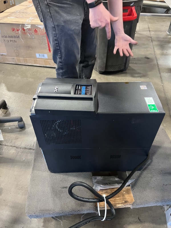 Photo 8 of APC 2200VA Smart UPS with SmartConnect, SMT2200C Sinewave UPS Battery Backup, AVR, 120V, Line Interactive Uninterruptible Power Supply black
DAMAGED JUST CHIPED 