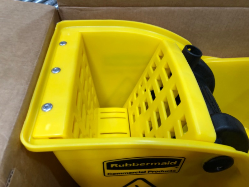 Photo 4 of 31 Qt. Tandem Mop Bucket