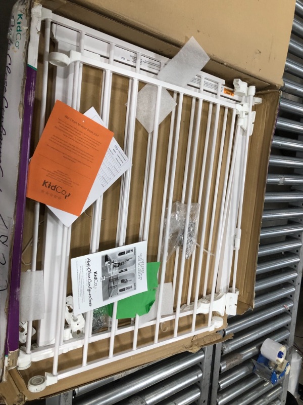 Photo 1 of KidCo G3000 Auto Close Configure Gate w/ 30" Door - Wide Area Baby Gate Enclosure (White)
- Missing//loose hardware 