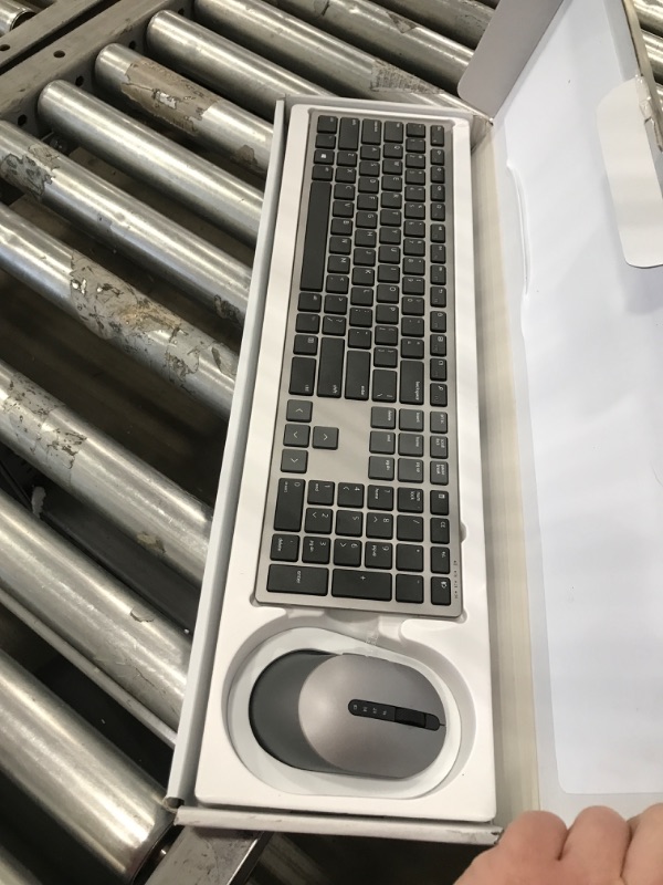 Photo 1 of Dell Premier Multi-Device Wireless Keyboard and Mouse - KM7321W
