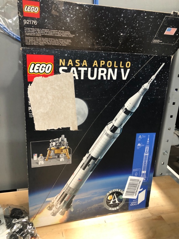 Photo 3 of LEGO Ideas NASA Apollo Saturn V 21309
