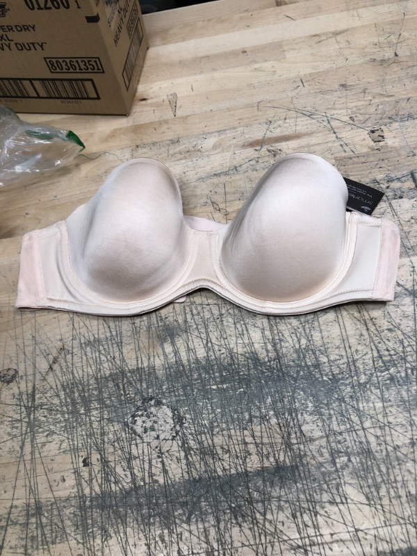 Photo 2 of Smart and sexy strapless bra size 40b cream