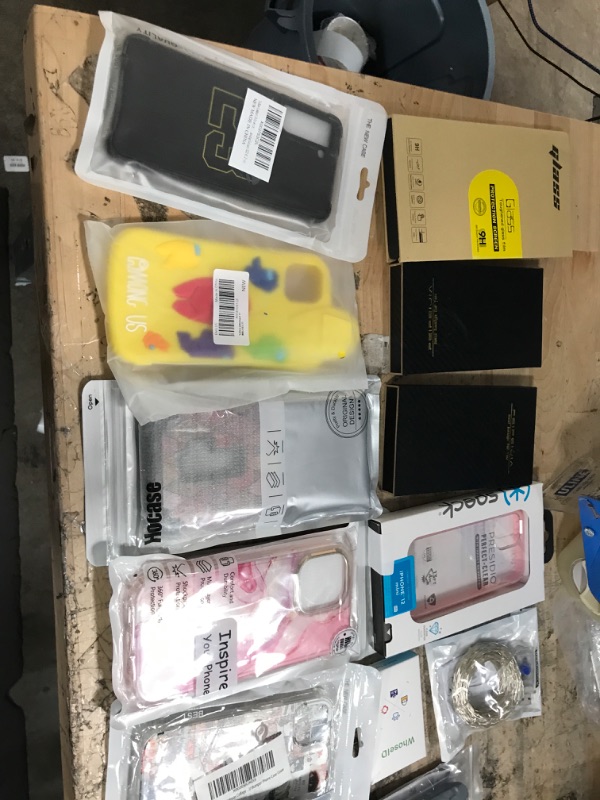 Photo 1 of MISCELLANEOUS BUNDLE OF ASSORTED PHONE CASES AND OTHER ELECTRICAL GOODS