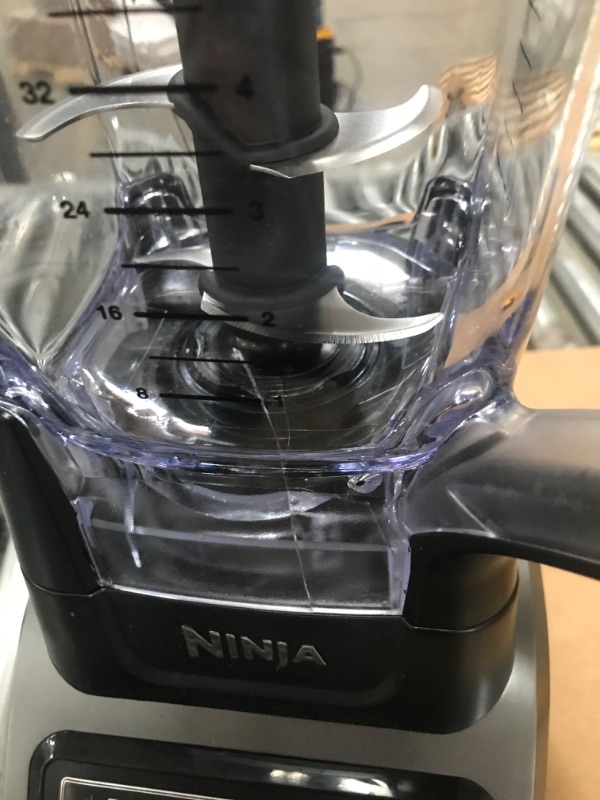 Photo 4 of DAMAGED Ninja Professional Blender 1000W BL610

