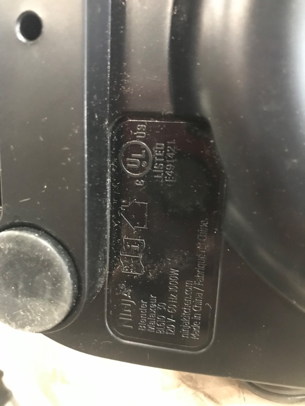 Photo 2 of DAMAGED Ninja Professional Blender 1000W BL610

