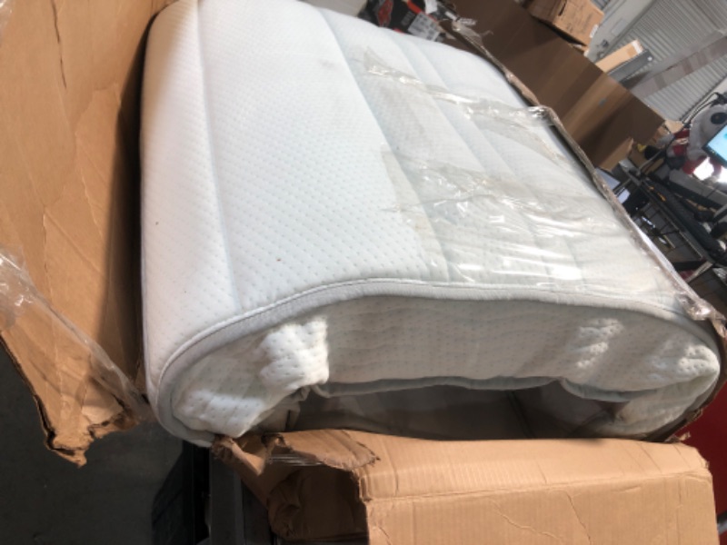 Photo 2 of (USED)
Zinus 6 Inch Foam and Spring Mattress / CertiPUR-US Certified Foams / Mattress-in-a-Box, Twin
