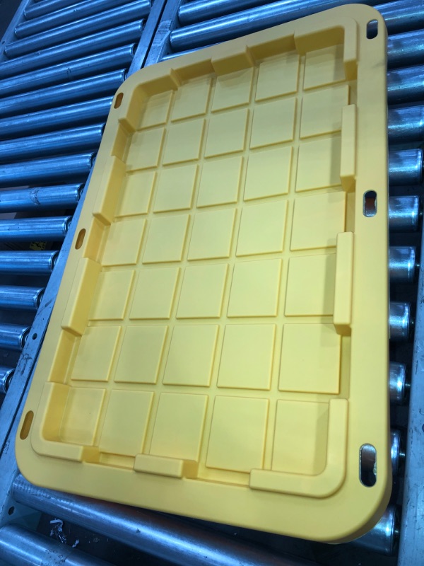 Photo 2 of ****LIDS ONLY***Pallet of 67 pcs -Plastics LC Commander 20.75-in x 30.625-in Yellow Standard Snap Plastic Lid
***SOLO TAPAS***