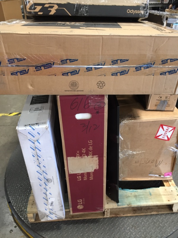 Photo 2 of MIXED PALLET OF DAMAGED MONITORS AND SCREENS***MIXED SIZES***NO REFUNDS**