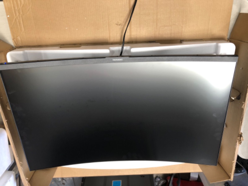 Photo 8 of SAMSUNG Odyssey G7 Series 27-Inch WQHD (2560x1440) Gaming Monitor, 240Hz, Curved, 1ms, HDMI, G-Sync, FreeSync Premium Pro (LC27G75TQSNXZA)
