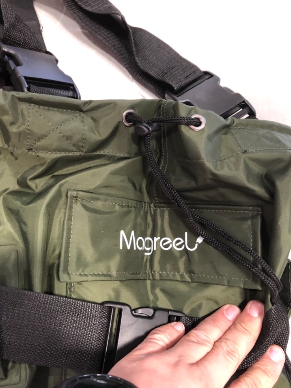 Photo 1 of Chest Waders, Hunting Fishing Waders for Men Women with Boots, Waterproof Bootfoot 70D/210T Nylon Wader for Duck Hunting Fly Fishing, 
unknown size 