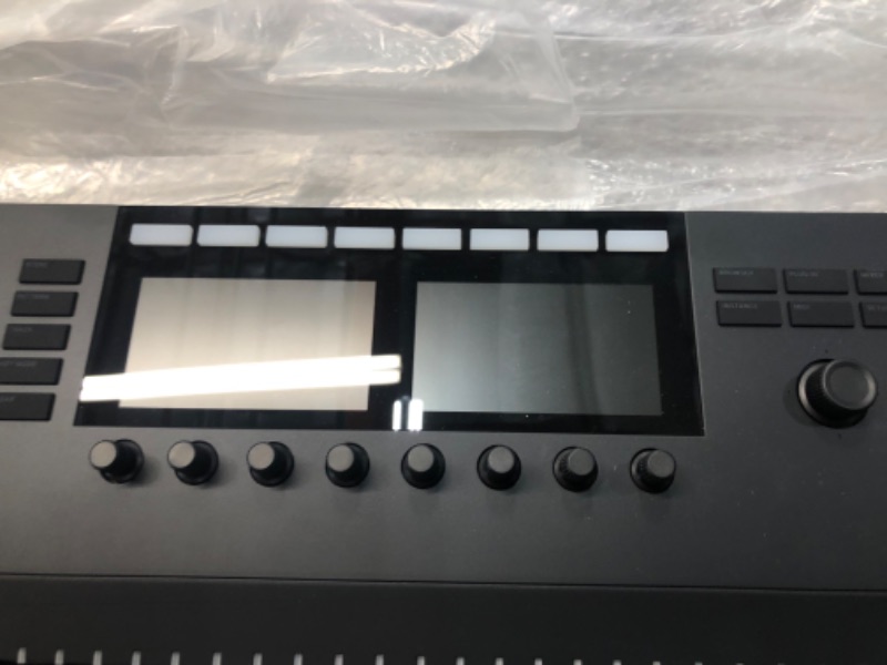 Photo 4 of ***PARTS ONLY**Native Instruments Komplete Kontrol S88 Mk2 Keyboard
**MISSING POWER CORD ** 