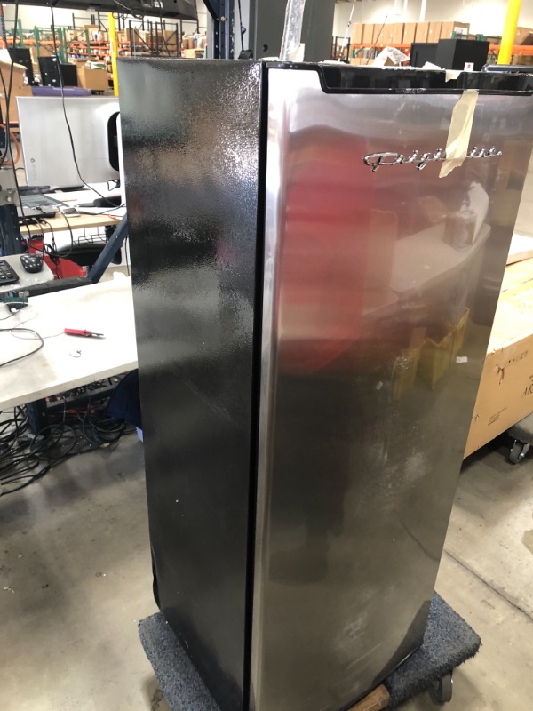 Photo 1 of damaged corner
6.5 cu. ft. Upright Freezer in VCM Stainless Steel Look
