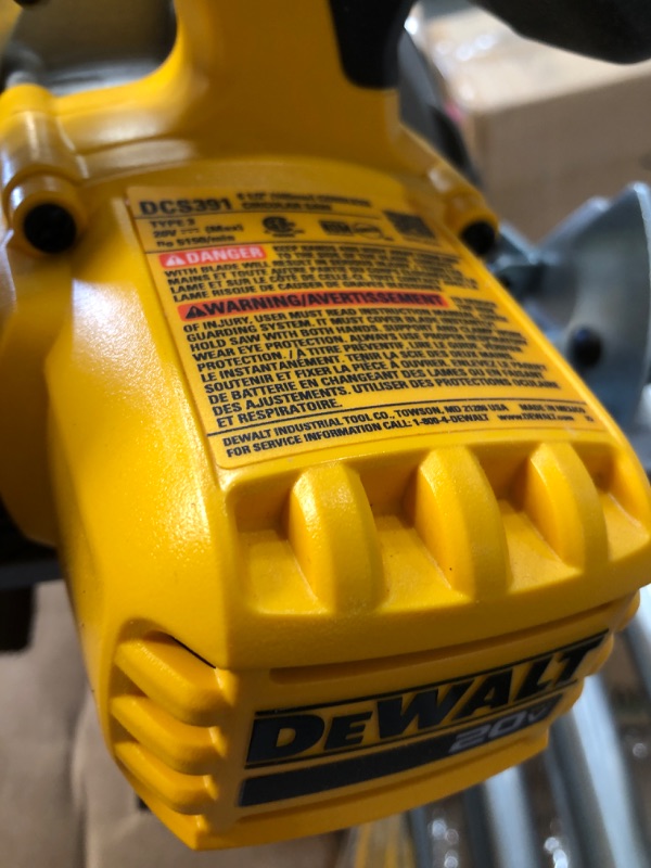 Photo 3 of DEWALT 20-Volt Max 6-1/2-in Cordless Circular Saw with Brake and Magnesium Shoe (Bare Tool Only)
