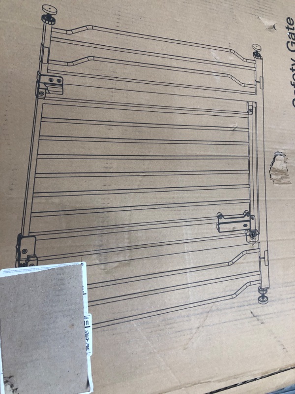 Photo 1 of BABY SAFETY GATE CT SG01 31"