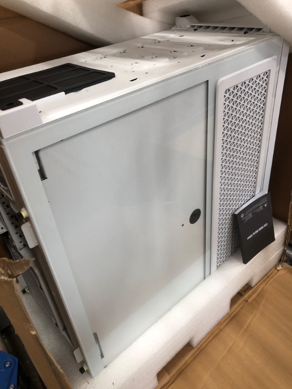 Photo 2 of CASE ONLY ICUE 5000X RGB QL Edition Mid-Tower ATX Case — True White
